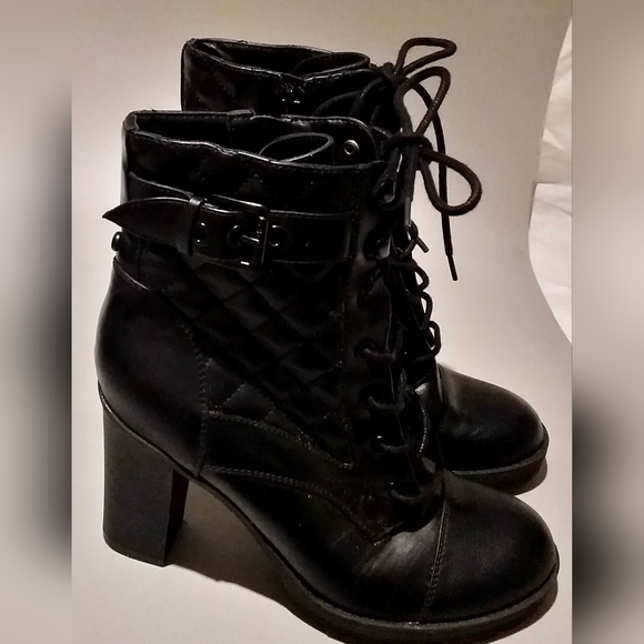 G By Guess - Picture 1 of 5